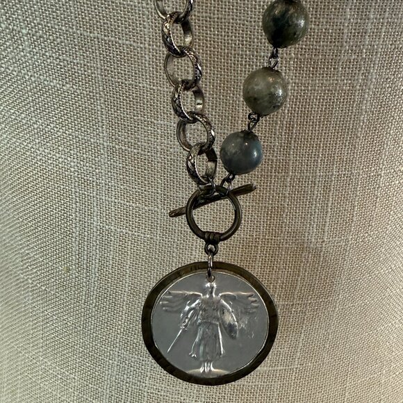 WWI Victory Medal on Beaded Necklace - Picture 10 of 10